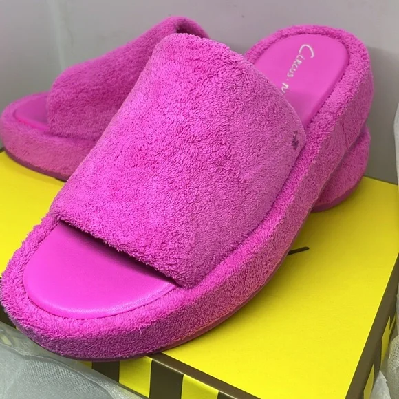 Circus NY Latasha Pink Punch Terry Slide Sandal, Size 7.5 - Picture 4 of 7